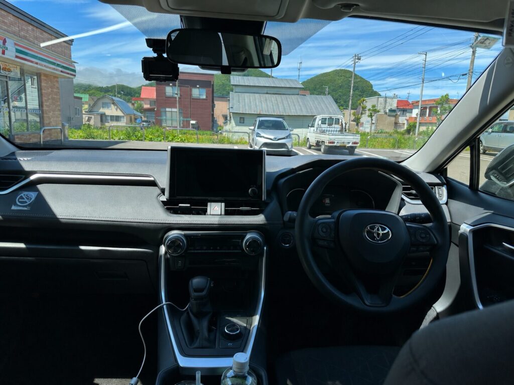 RAV4 HVの運転席とセンターコンソール